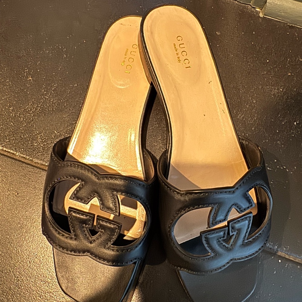 Gucci Black Sandals with Iconic Logo size 39 in stores - Picture 7 of 7